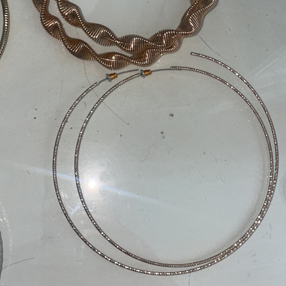 7 gold/sliver large hoop earnings ✨ - Picture 7 of 9